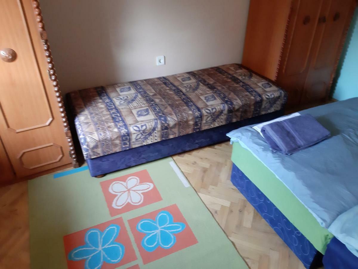 Andi Ueduelohaz Szolnok Exterior foto